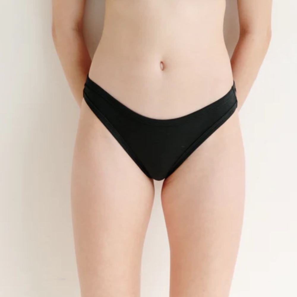 ARQ Lou undies, NWT, M
